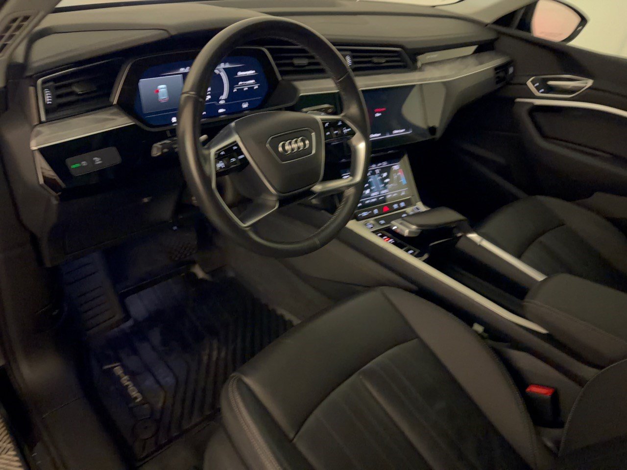 Used 2024 Audi Q8 e-tron Premium Plus AWD/4WD image 4
