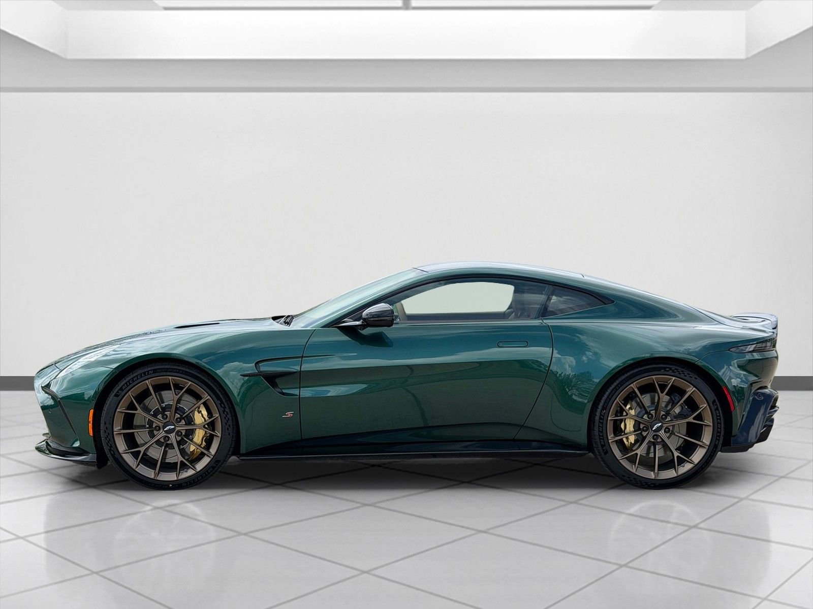 New 2026 Aston Martin V8 Vantage S image 8