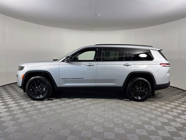 Used 2026 Jeep Grand Cherokee L 4WD image 4