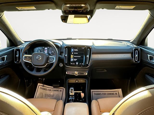 Used 2022 Volvo XC40 T5 Inscription w/ Climate Package image 10