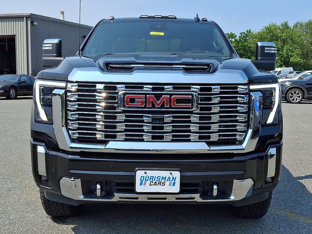 Used 2024 GMC Sierra 2500 Denali AWD/4WD image 2