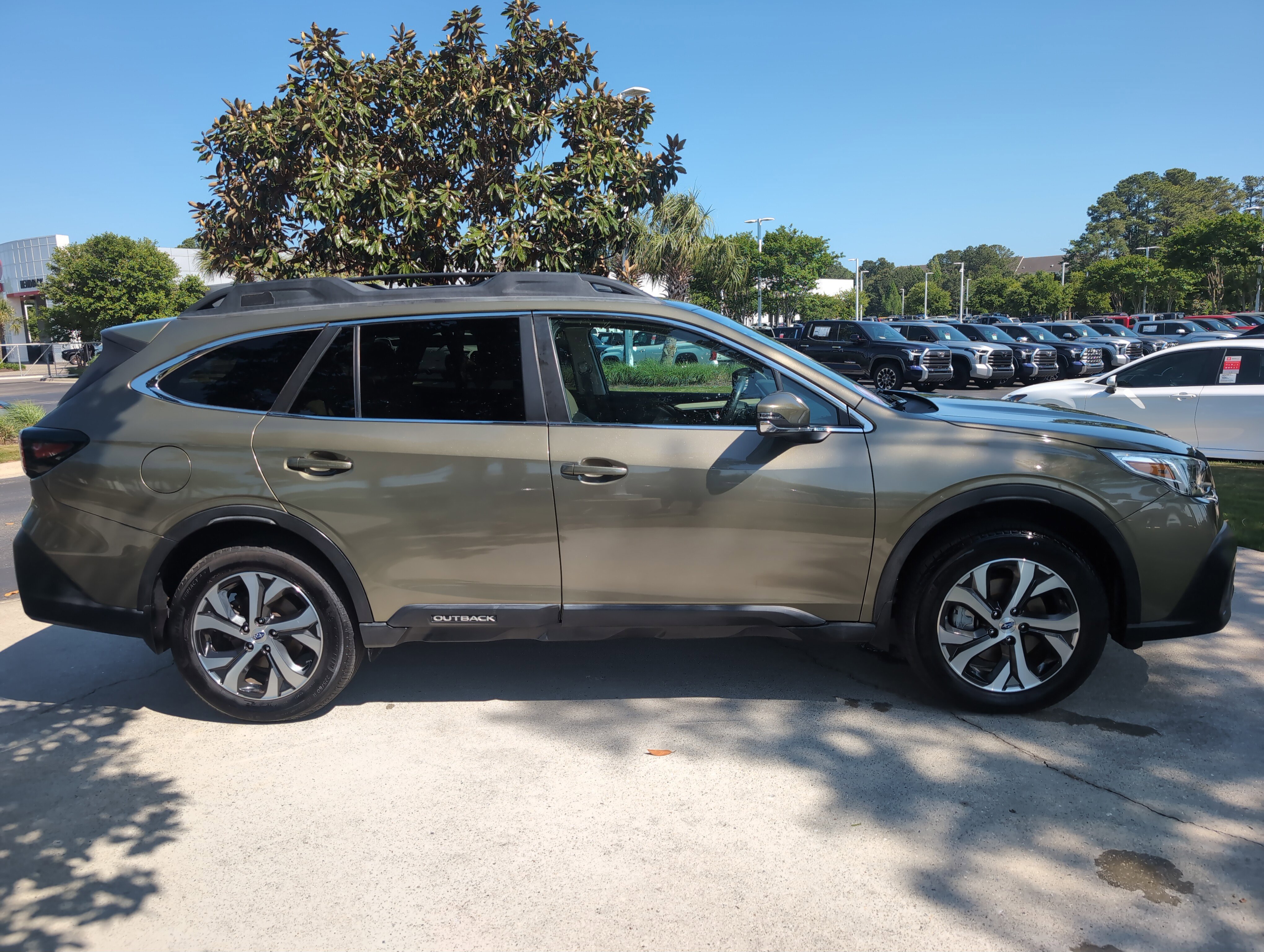 Used 2020 Subaru Outback Limited w/ Popular Package #2 image 11