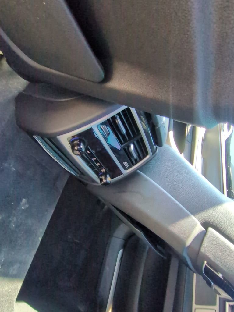 Used 2019 BMW 740i image 15