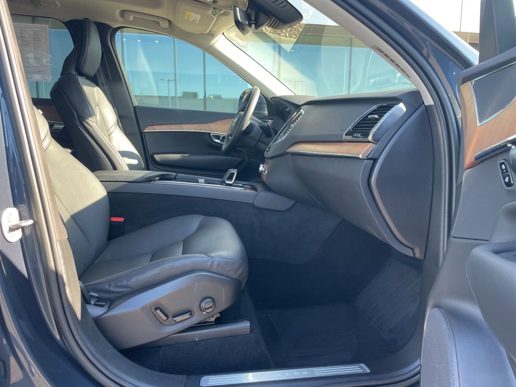 Certified 2023 Volvo XC90 B6 Plus image 16