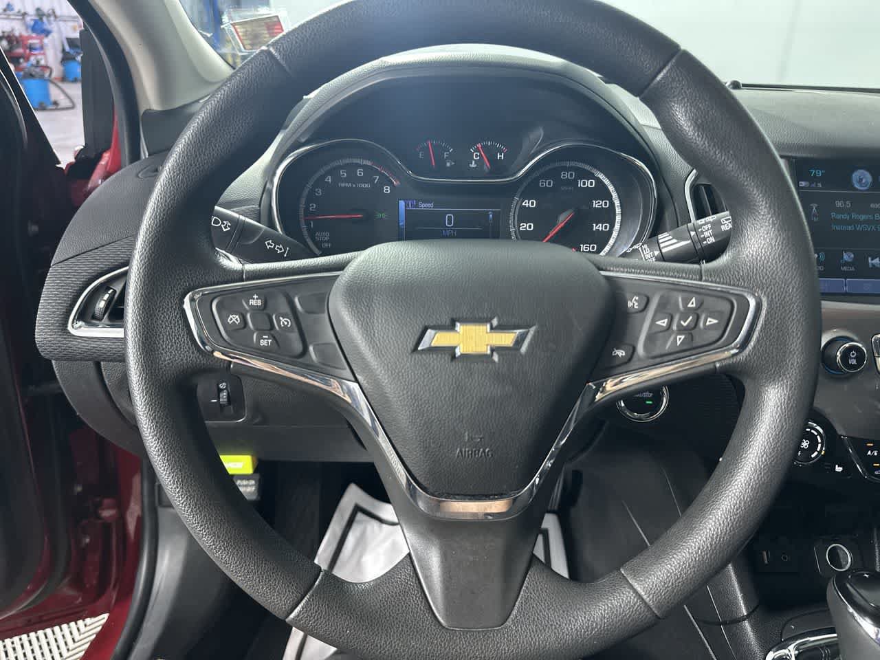 Used 2018 Chevrolet Cruze LT w/ Sun And Sound Package FWD image 14