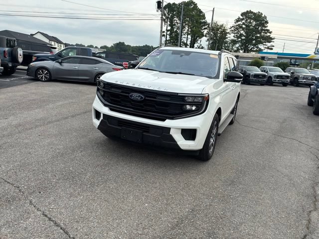 Used 2025 Ford Expedition Active AWD/4WD image 8