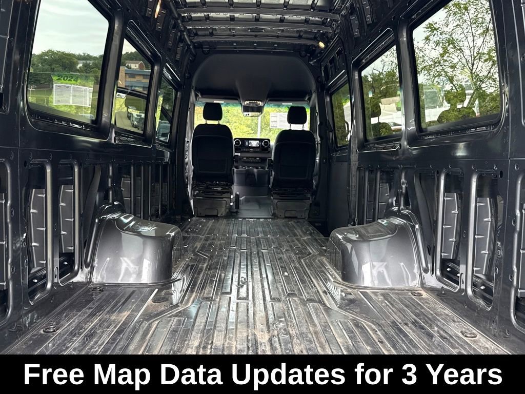Used 2024 Mercedes-Benz Sprinter 3500 image 22