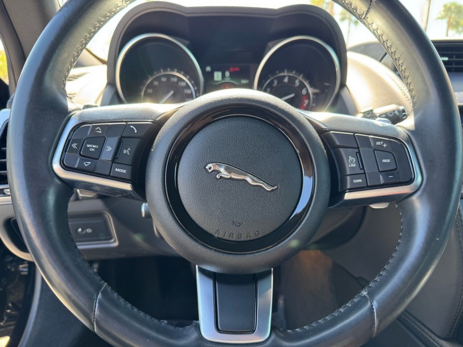 Used 2020 Jaguar F-TYPE Checkered Flag image 29