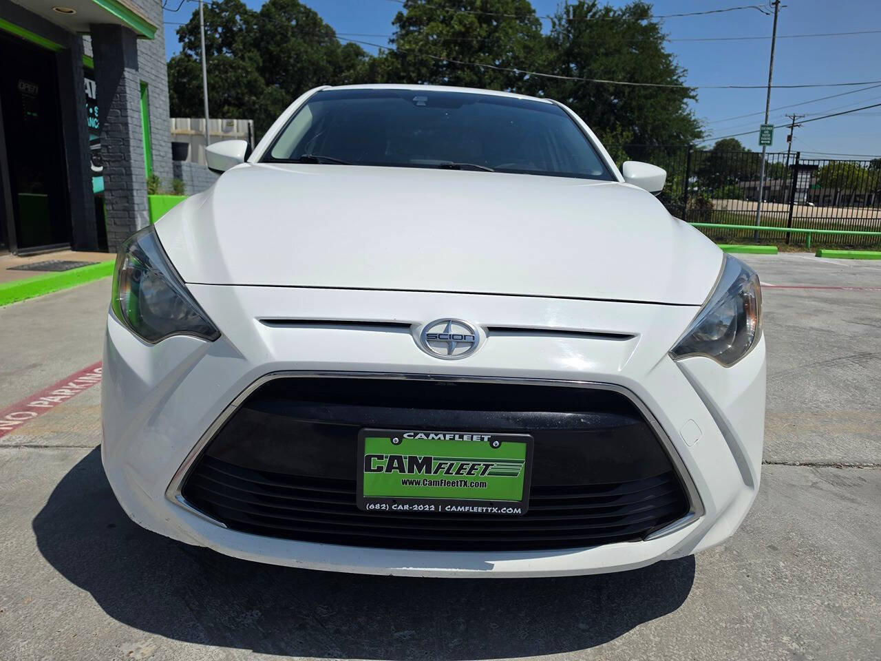 Used 2016 Scion iA FWD image 8