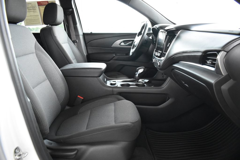 Used 2023 Chevrolet Traverse LT FWD image 5