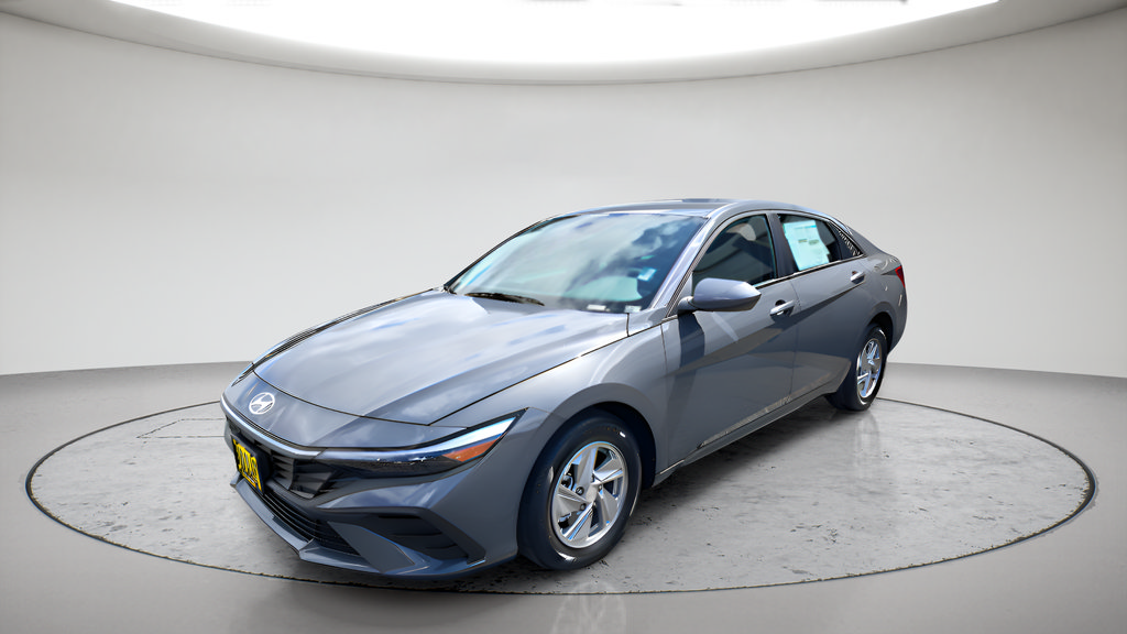 Used 2026 Hyundai Elantra SE FWD image 7