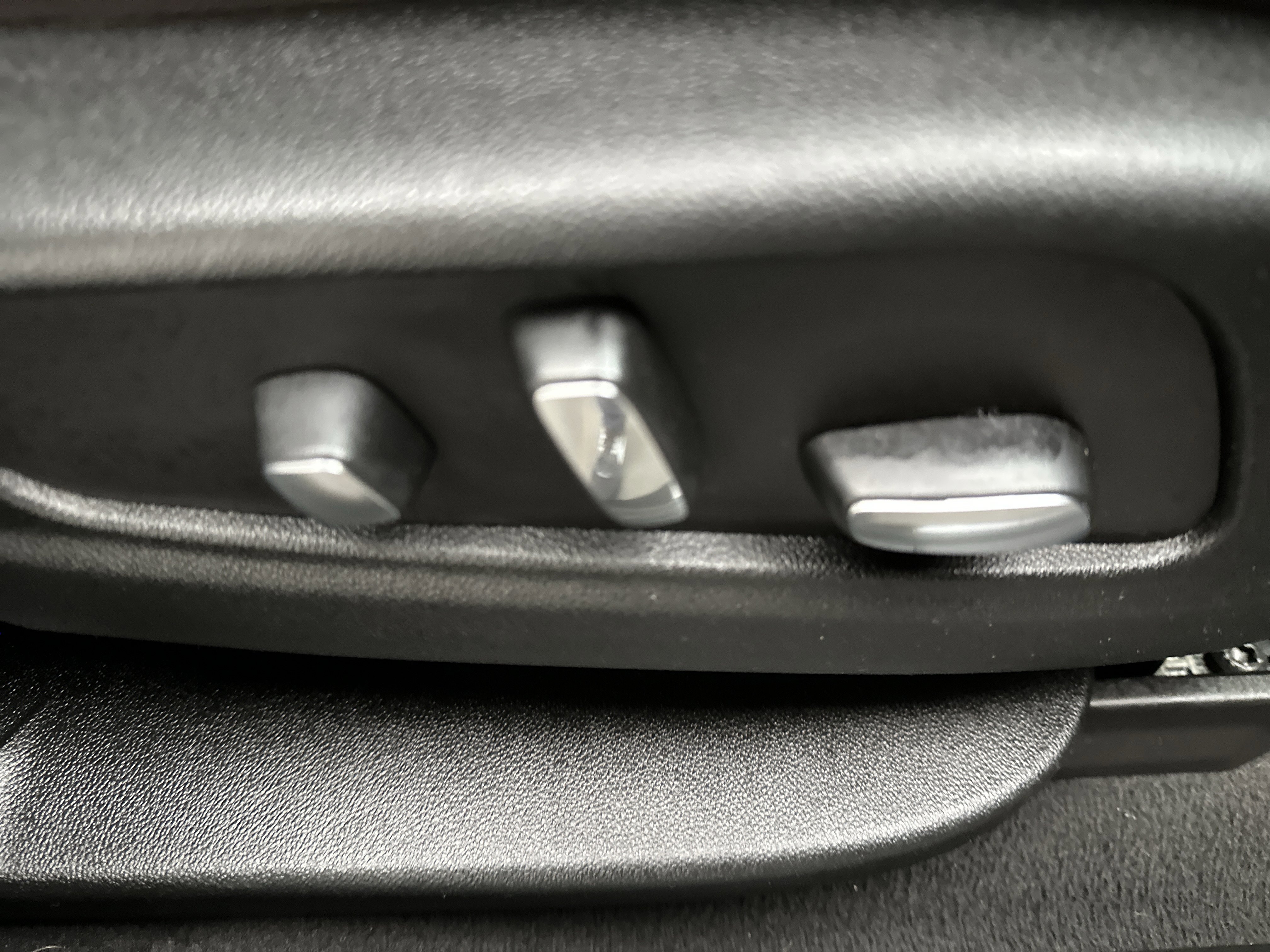 Used 2024 Cadillac XT6 Premium Luxury w/ Technology Package image 27