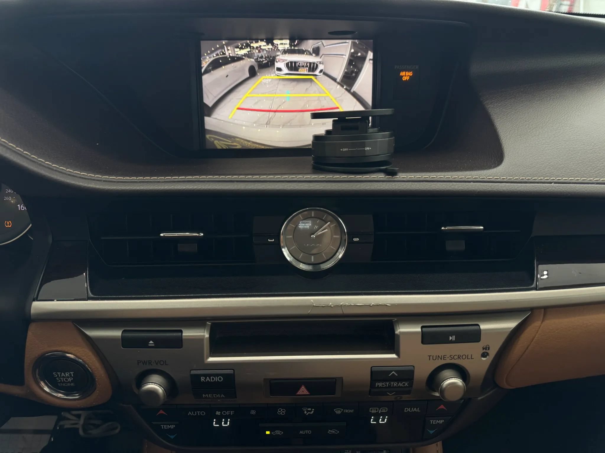 Used 2018 Lexus ES 350 w/ Premier Package FWD image 19
