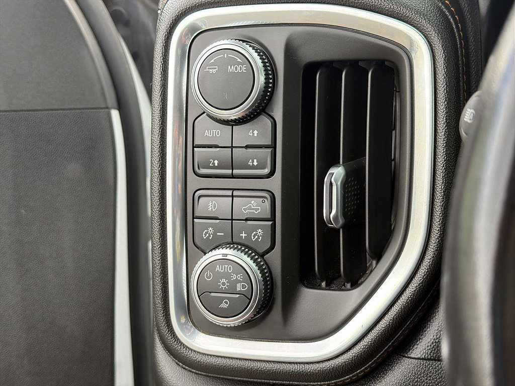 Used 2021 GMC Sierra 1500 AT4 w/ AT4 Premium Package AWD/4WD image 17