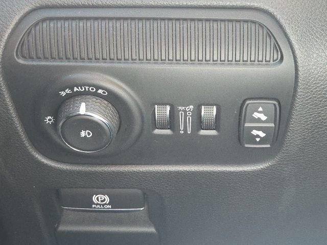 Used 2022 Jeep Wagoneer Series III w/ Premium Group I image 33