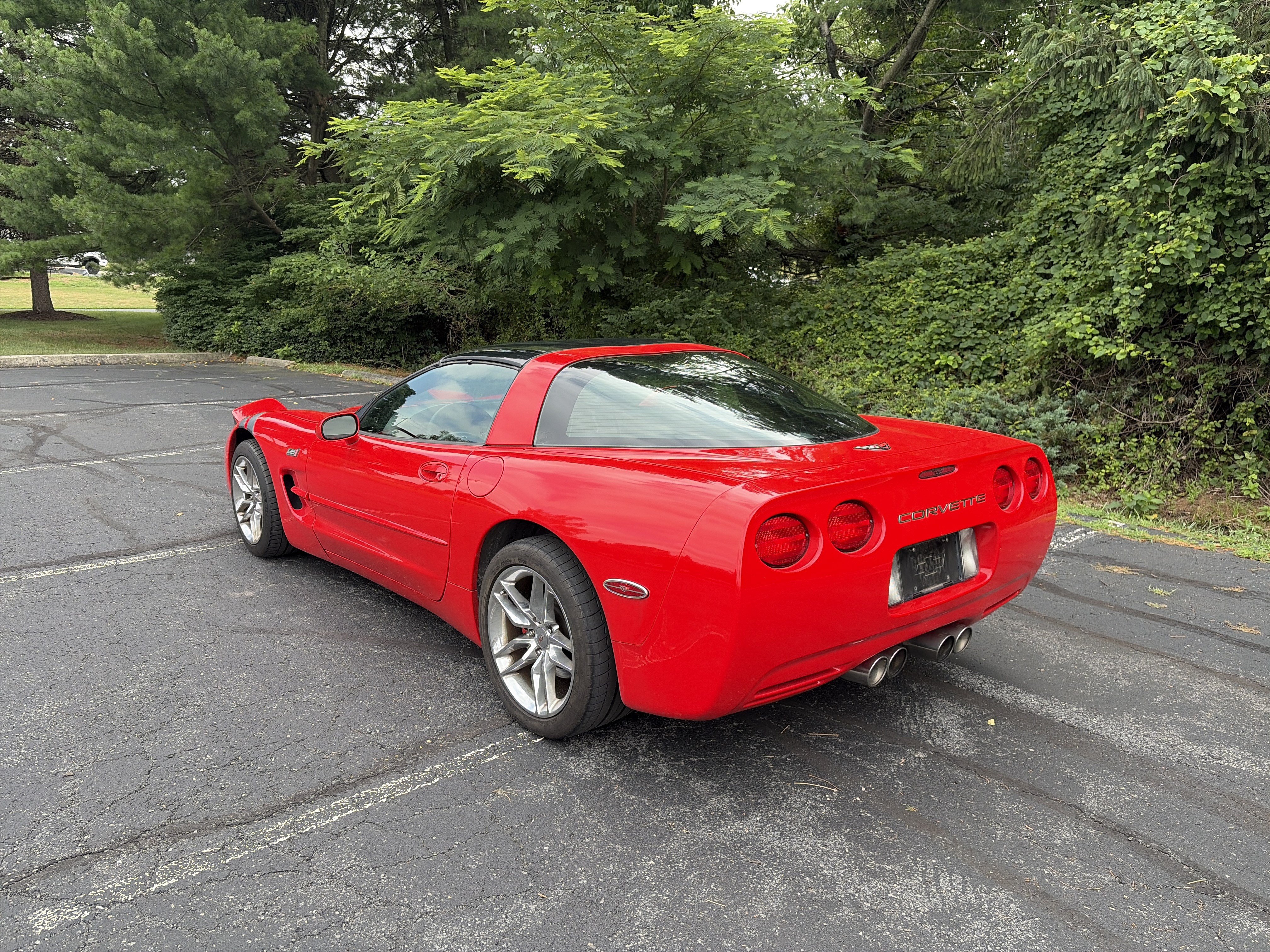 Used 2001 Chevrolet Corvette Coupe w/ Preferred Equipment Group1 RWD image 7