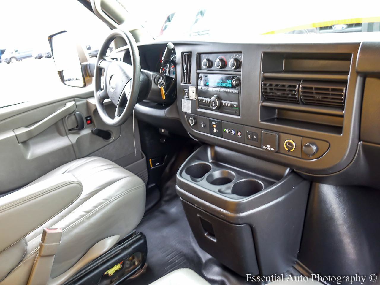 Used 2019 GMC Savana 3500 Extended w/ Driver Convenience Package RWD image 19