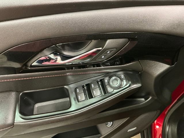 Used 2023 Chevrolet Traverse RS FWD image 15