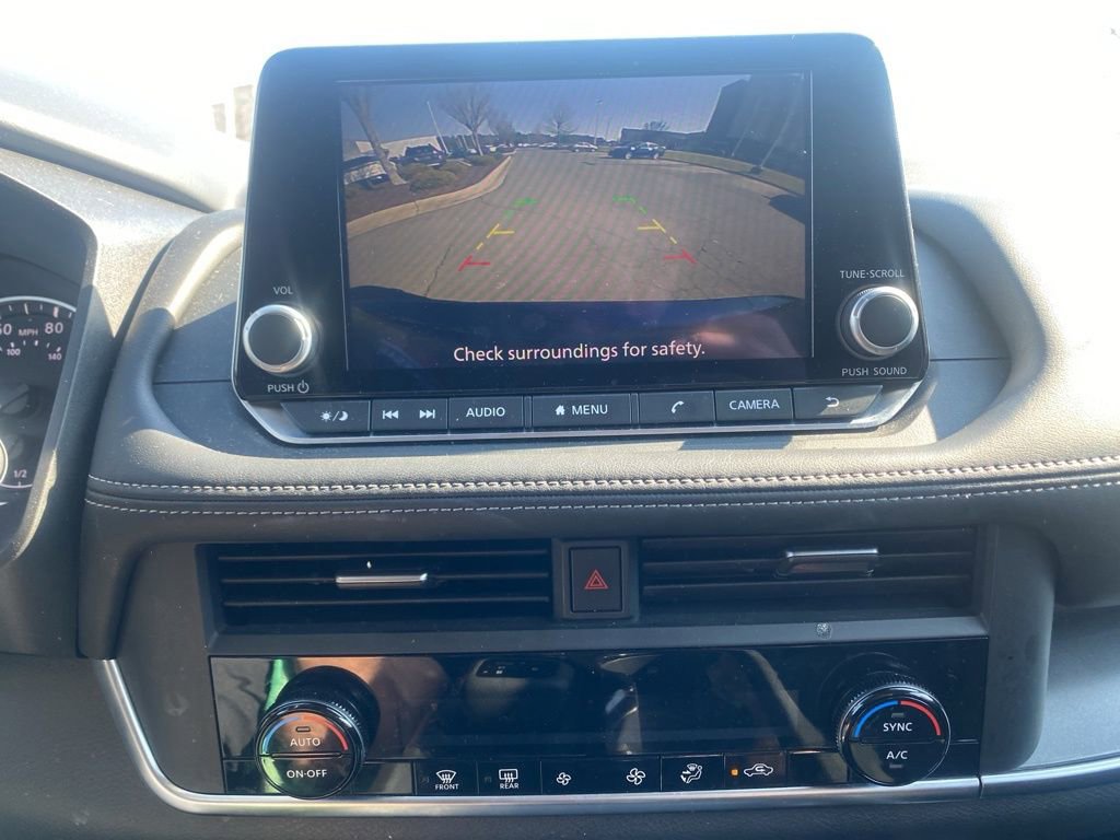 Used 2025 Nissan Rogue SV image 22