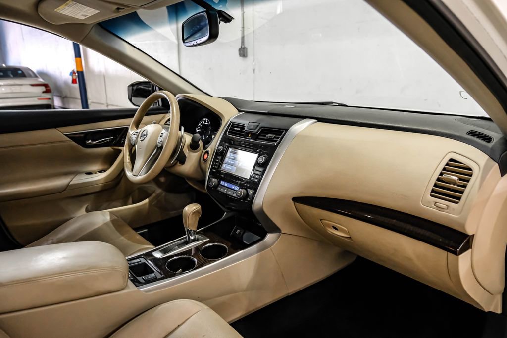 Used 2015 Nissan Altima 3.5 SL FWD image 15