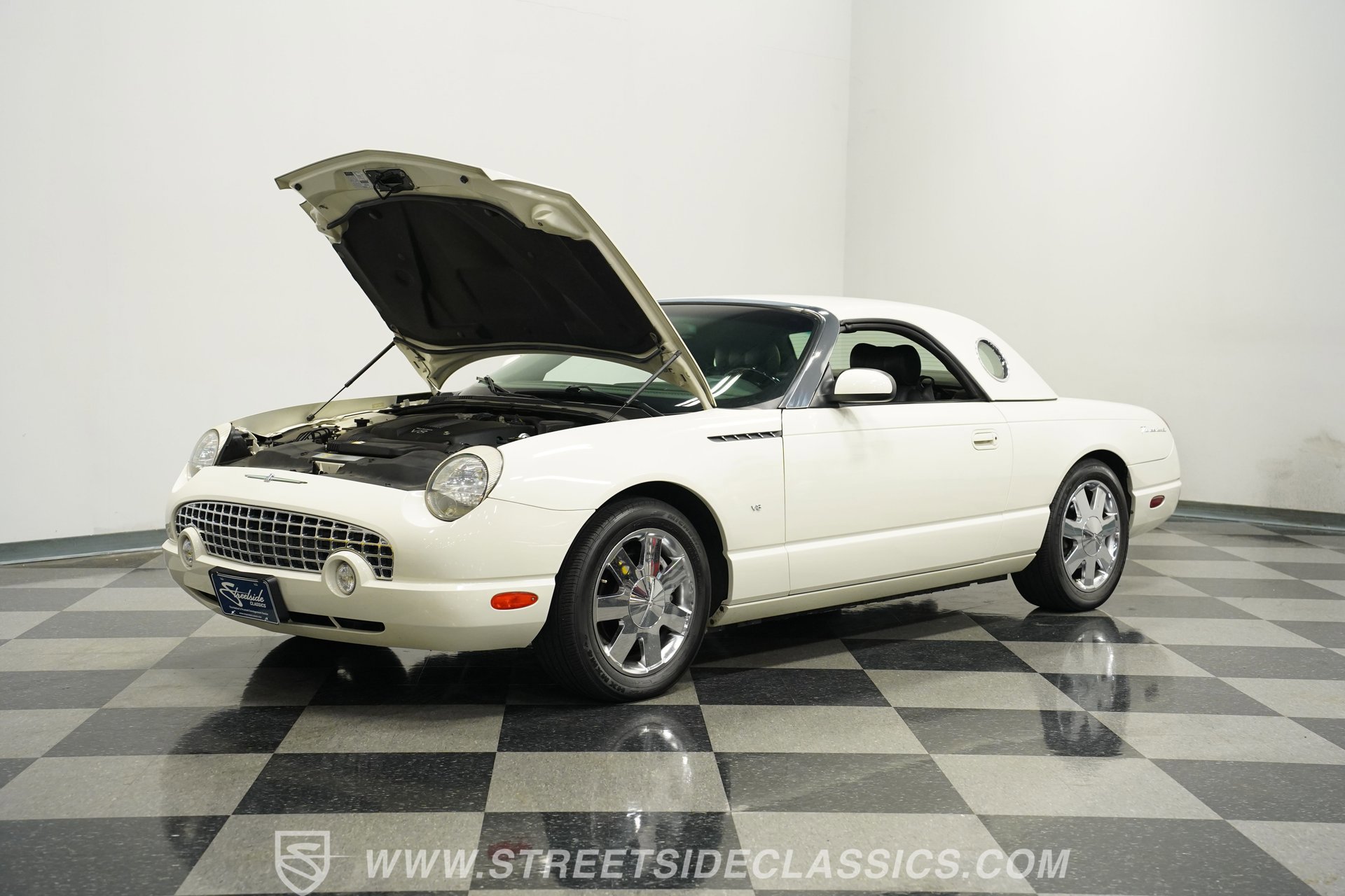 Used 2002 Ford Thunderbird image 30