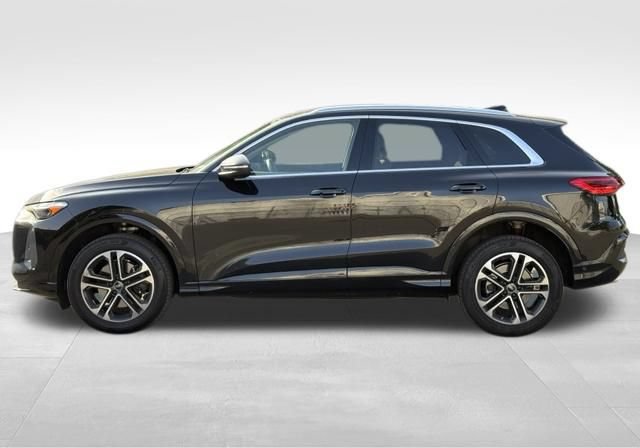 Certified 2025 Audi Q5 Premium Plus w/ Premium Plus AWD/4WD image 4