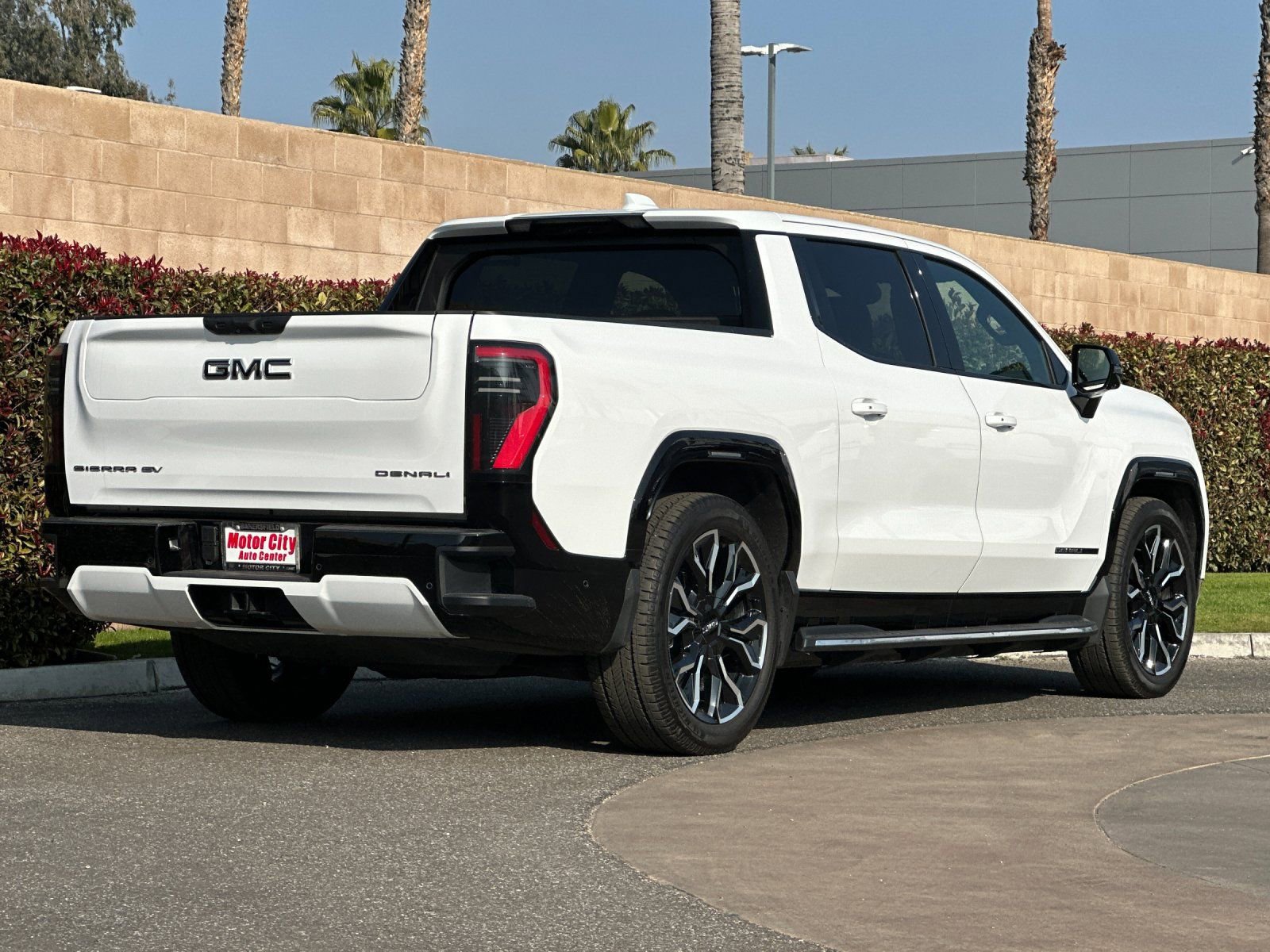 New 2025 GMC Sierra EV Denali image 4