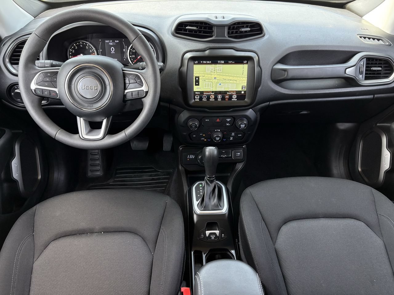 Used 2023 Jeep Renegade Latitude AWD/4WD image 12