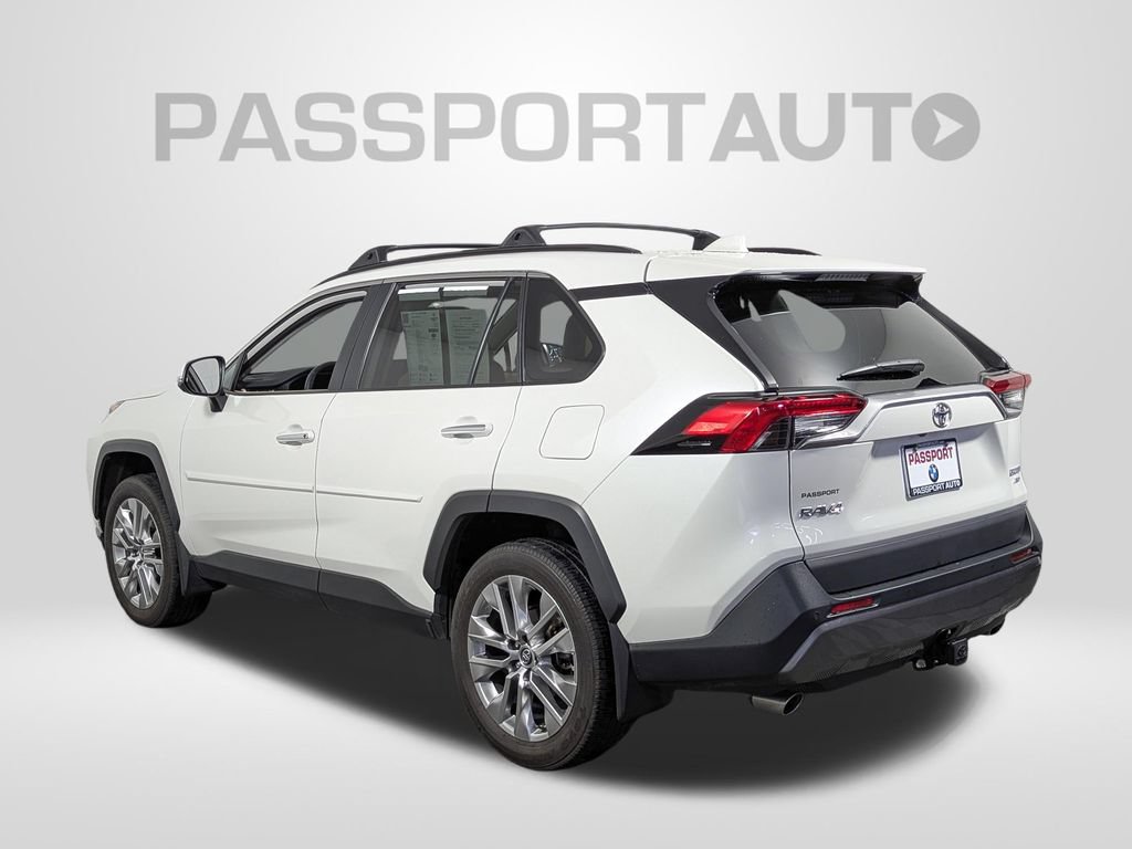 Used 2020 Toyota RAV4 Limited AWD/4WD image 3