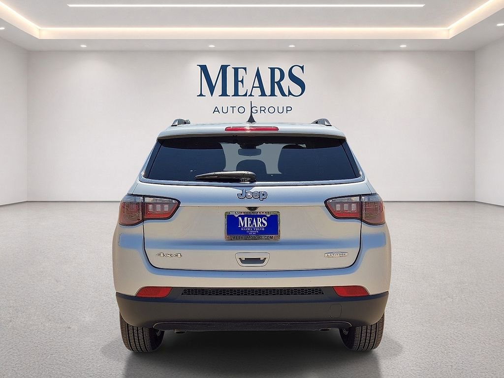 Used 2025 Jeep Compass Latitude AWD/4WD image 4