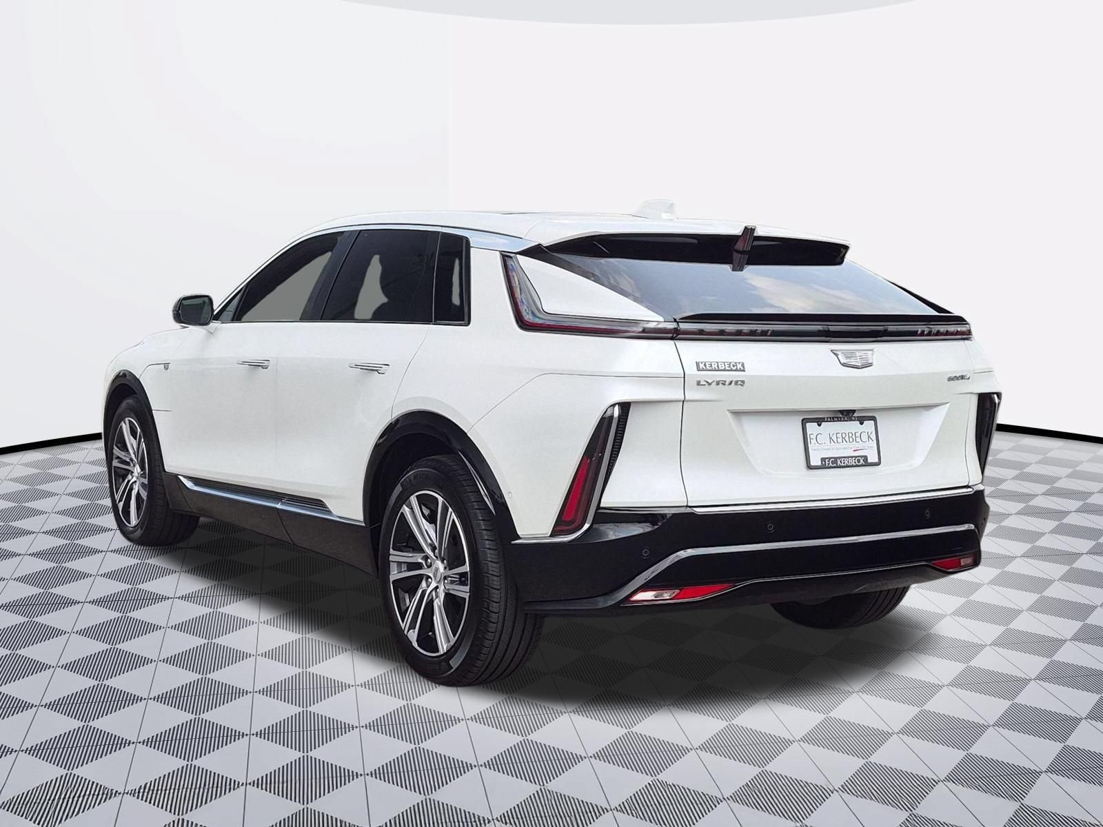 Certified 2024 Cadillac Lyriq Luxury AWD/4WD image 5