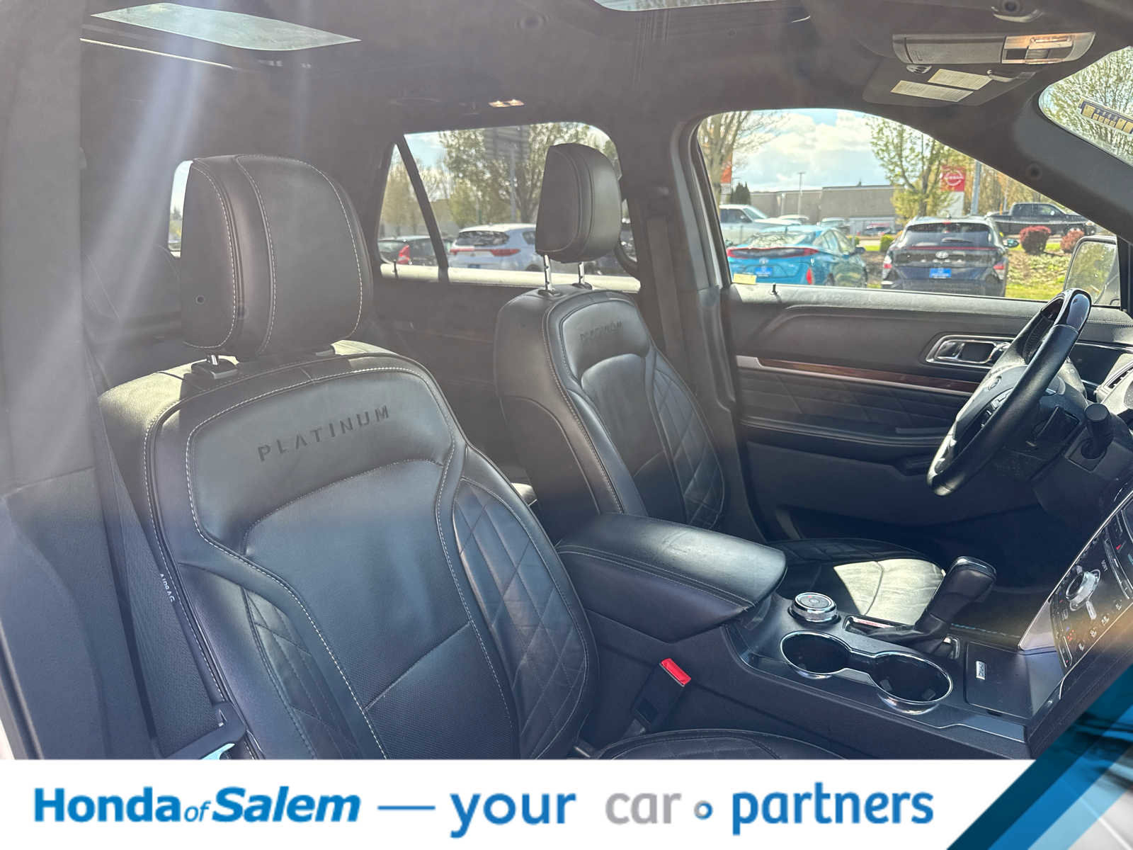 Used 2018 Ford Explorer Platinum AWD/4WD image 14