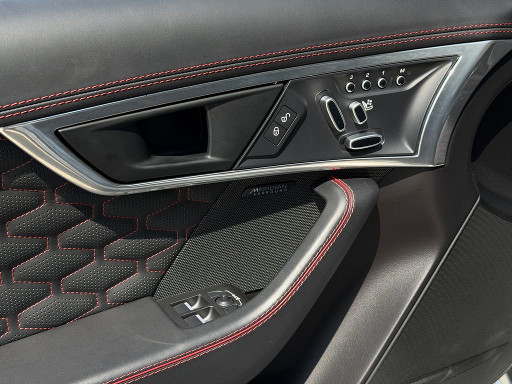 Used 2020 Jaguar F-TYPE SVR AWD/4WD image 14