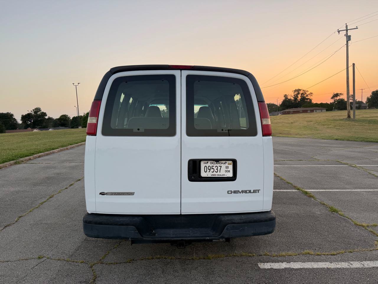 Used 2004 Chevrolet Express 1500 Passenger RWD image 7