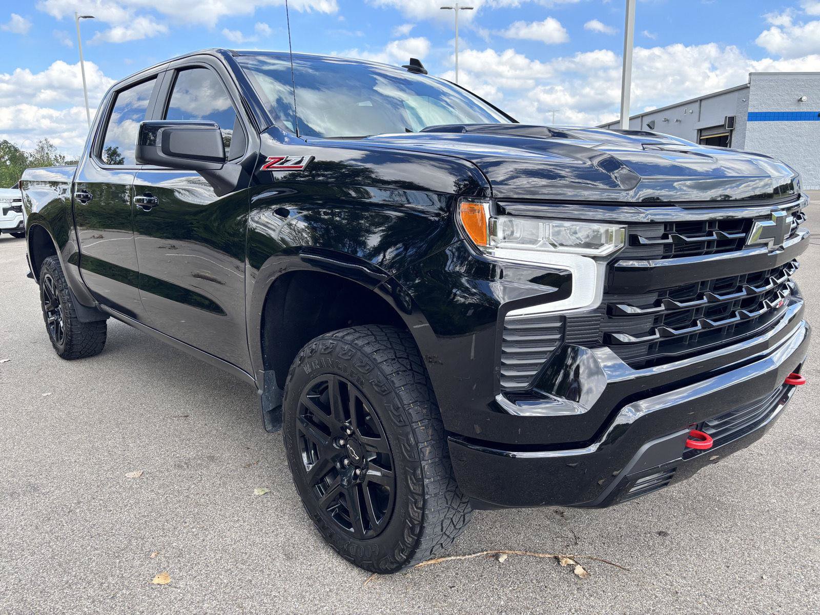 Used 2024 Chevrolet Silverado 1500 LT Trail Boss w/ Convenience Package II AWD/4WD image 7