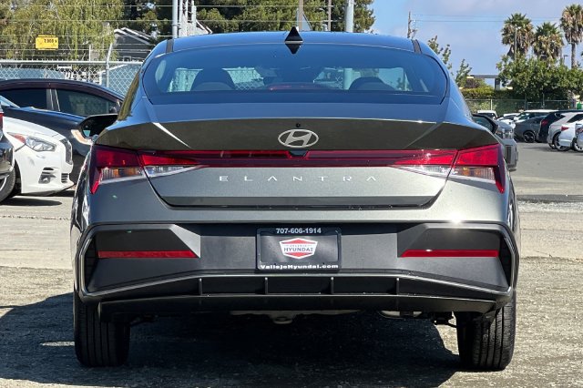New 2026 Hyundai Elantra SE FWD image 7