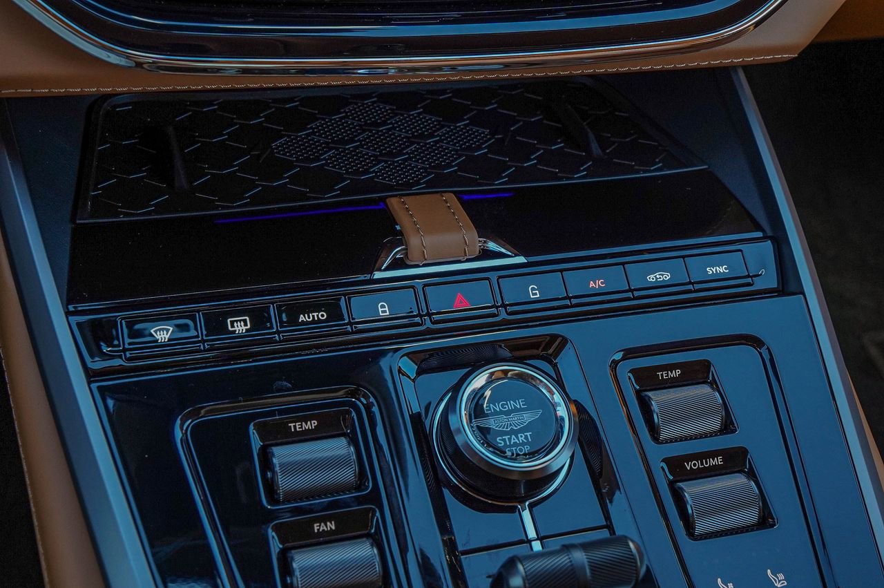 New 2026 Aston Martin DBX 707 image 24