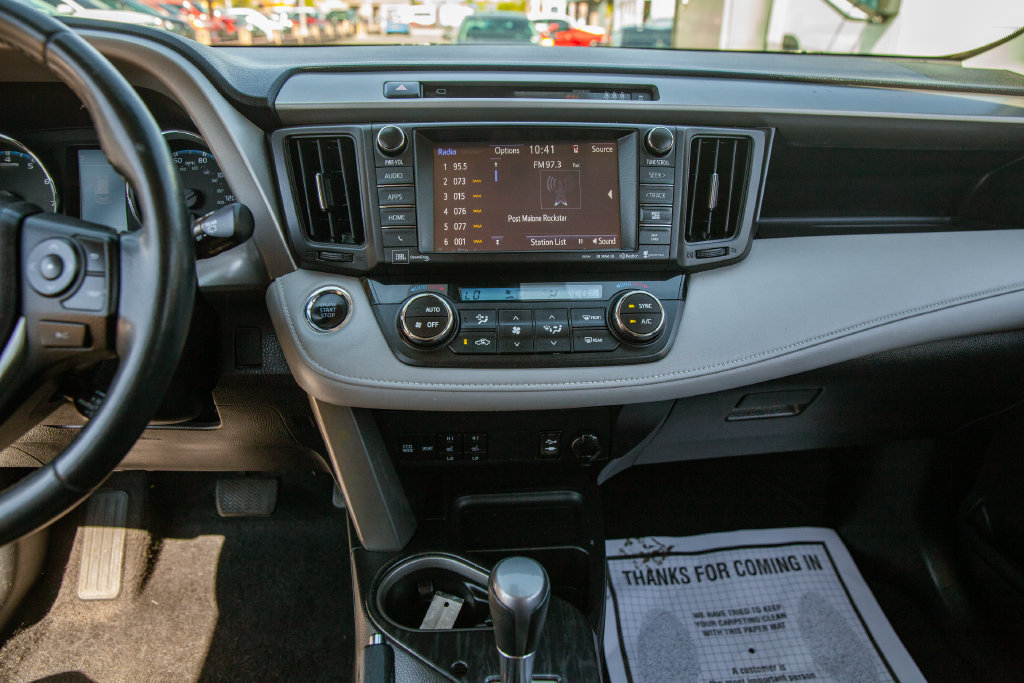 Used 2018 Toyota RAV4 Platinum AWD/4WD image 15