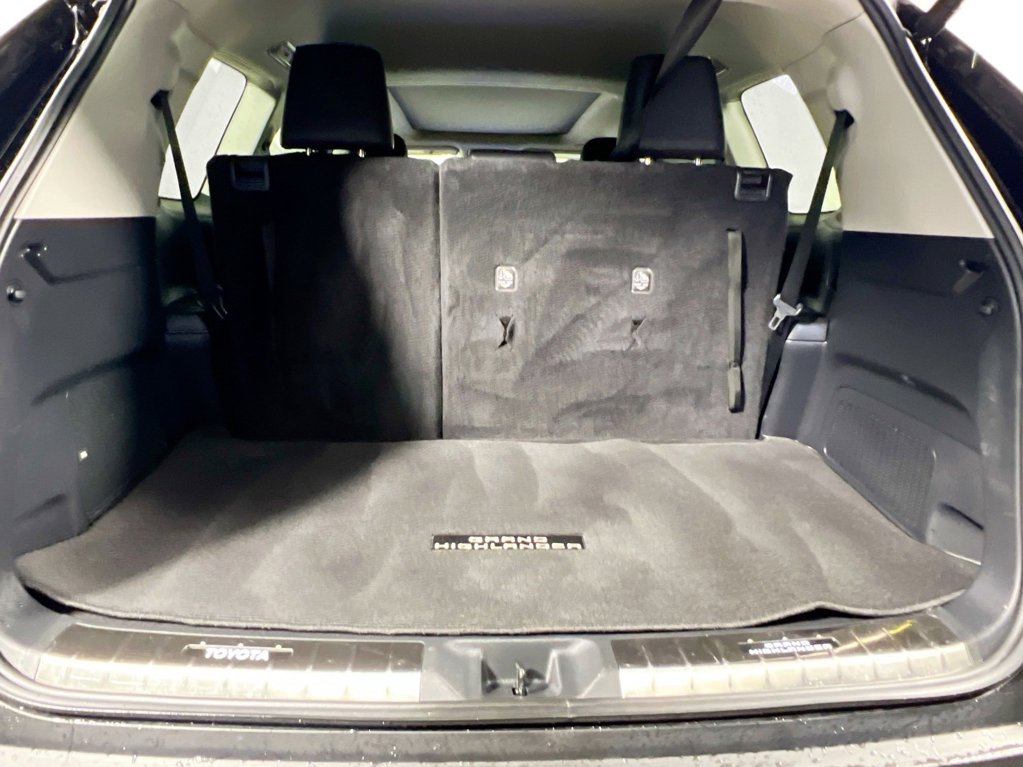 Used 2024 Toyota Grand Highlander Platinum image 34