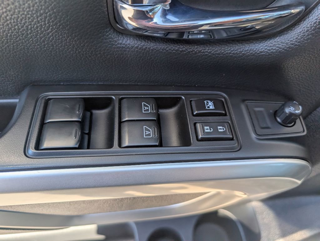 Used 2018 Nissan Titan PRO-4X w/ Pro-4x Convenience Package image 11