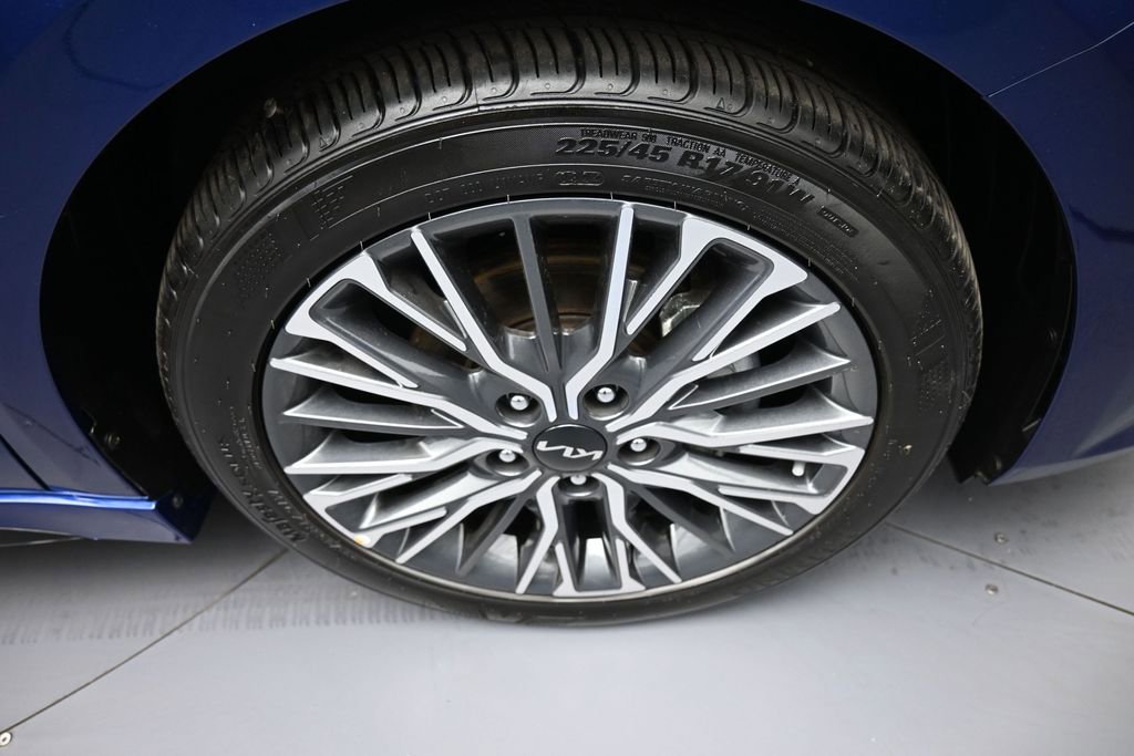 Certified 2024 Kia Forte GT-Line FWD image 13