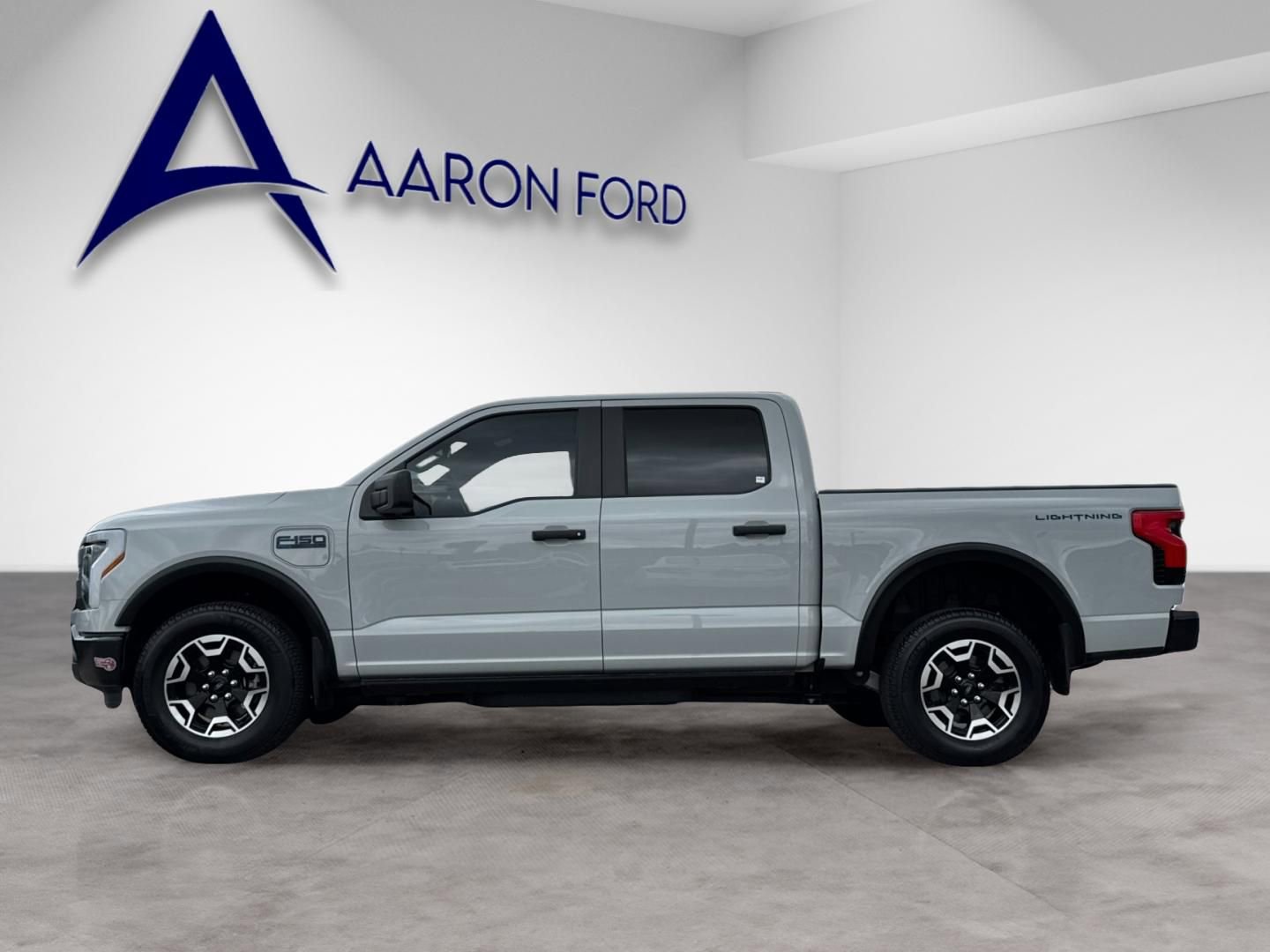 Used 2024 Ford F150 Lightning Pro image 3