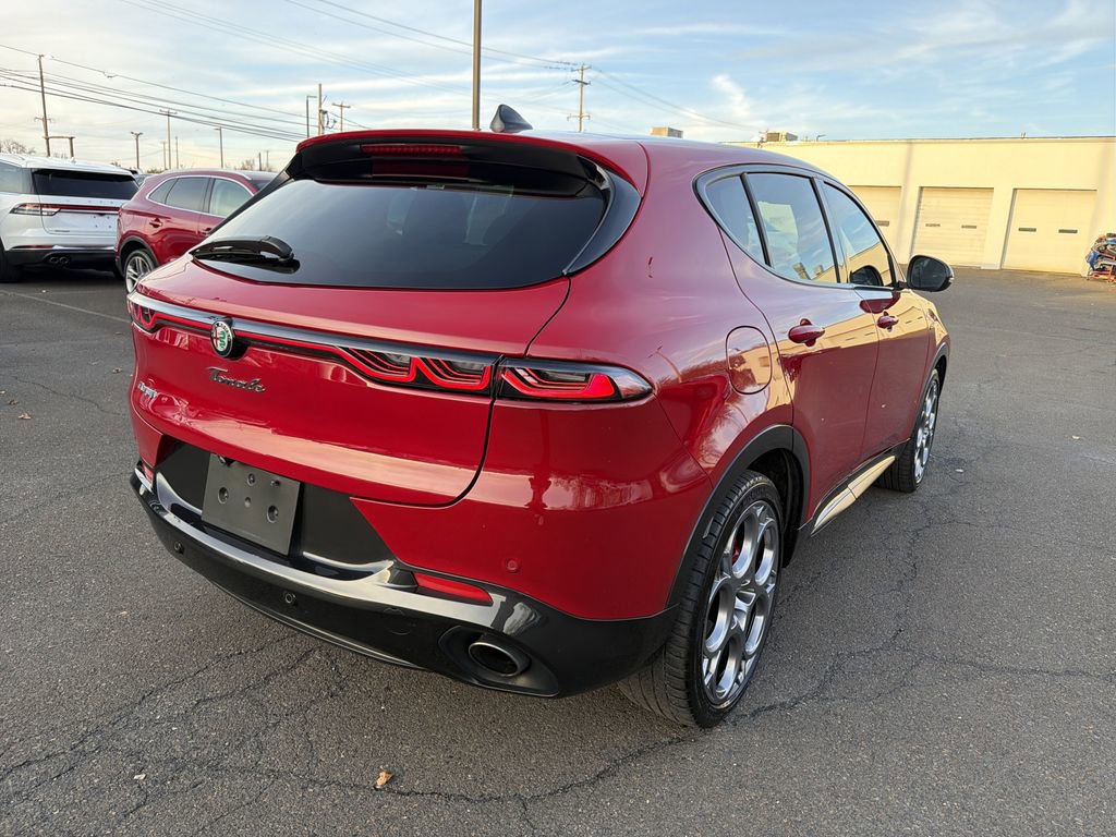 Used 2024 Alfa Romeo Tonale Veloce image 5