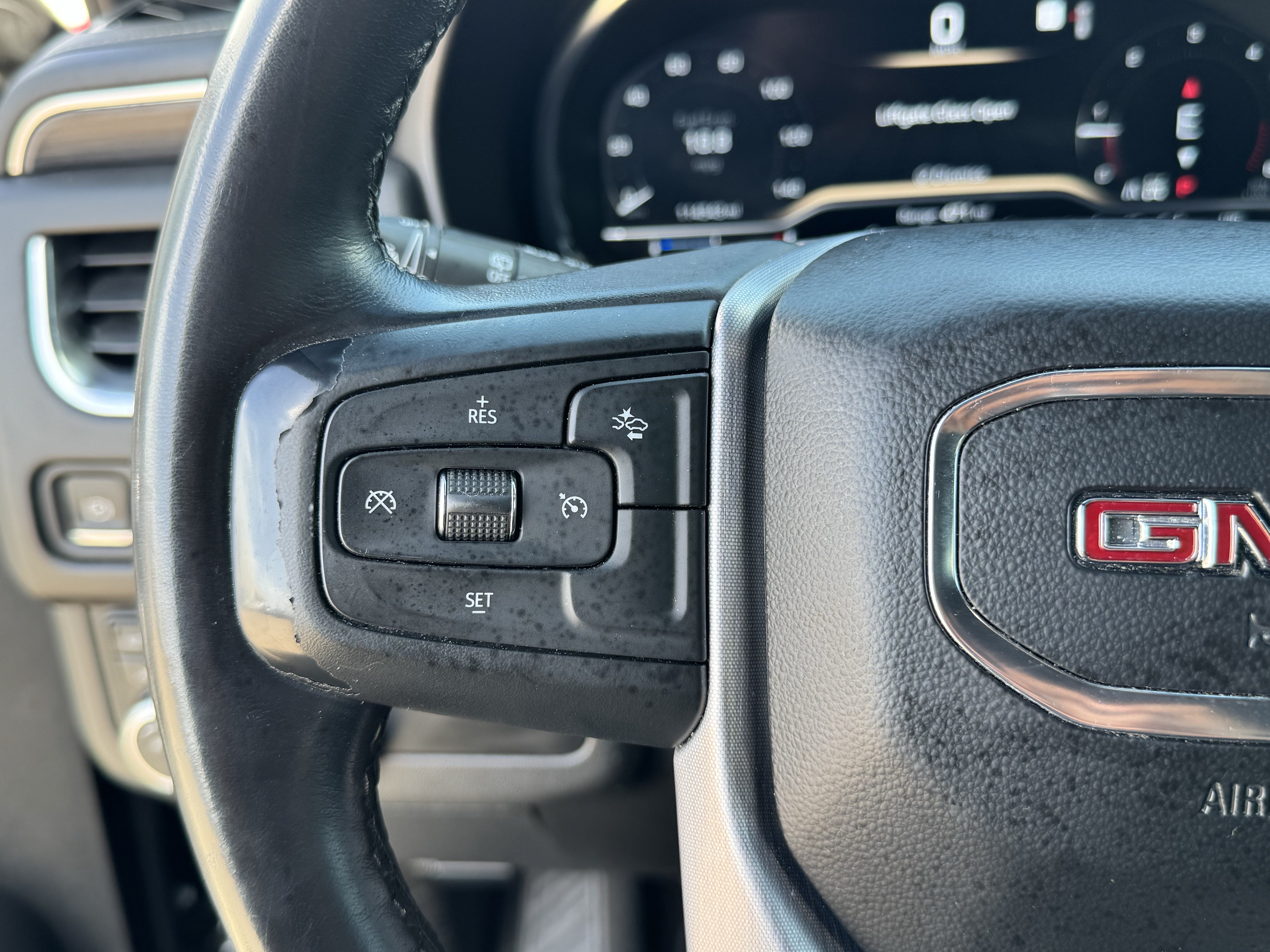 Used 2022 GMC Yukon SLT AWD/4WD image 27