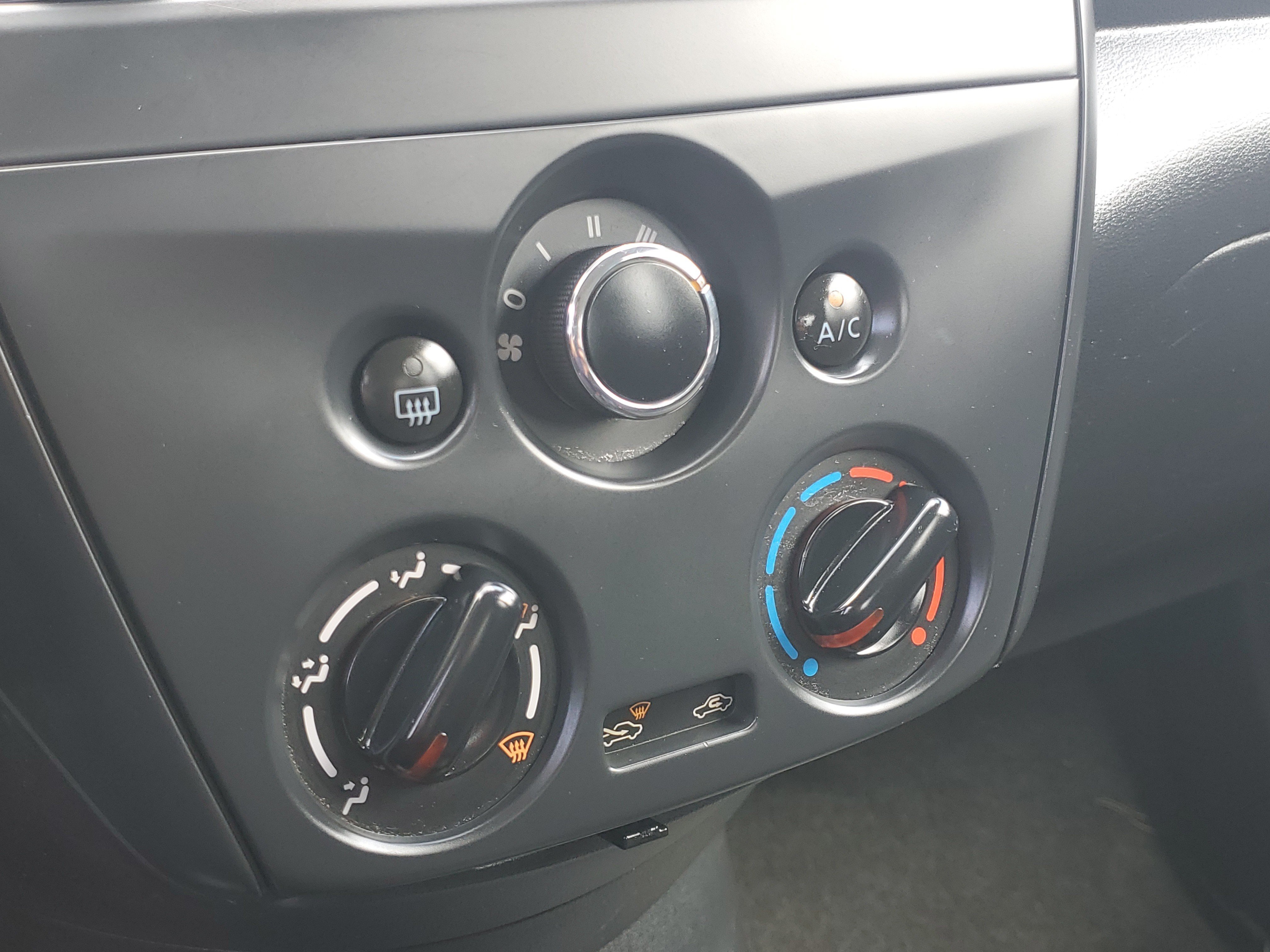 Used 2016 Nissan Versa S Plus FWD image 27