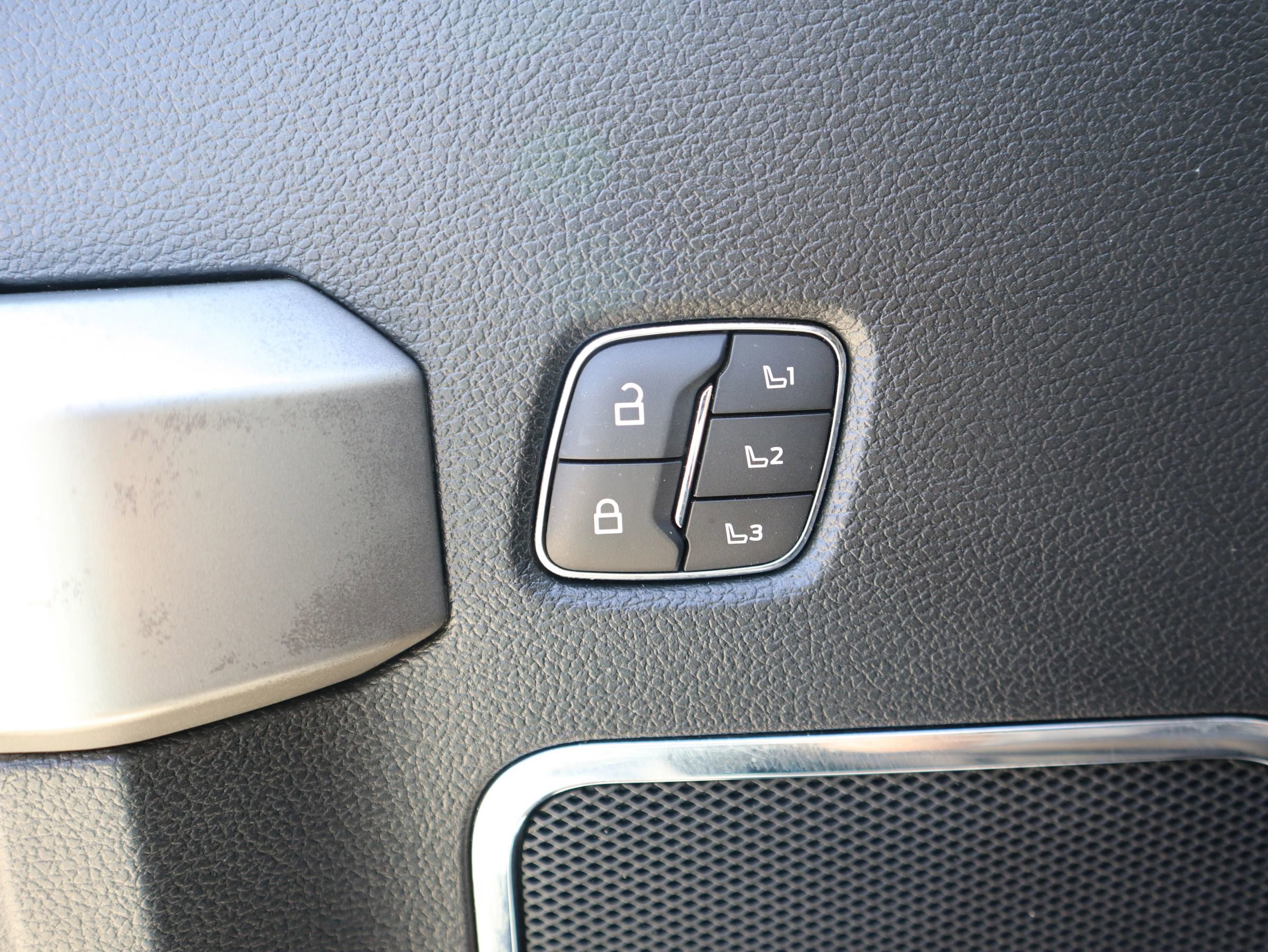 Used 2021 Ford F350 Lariat w/ Lariat Ultimate Package image 25