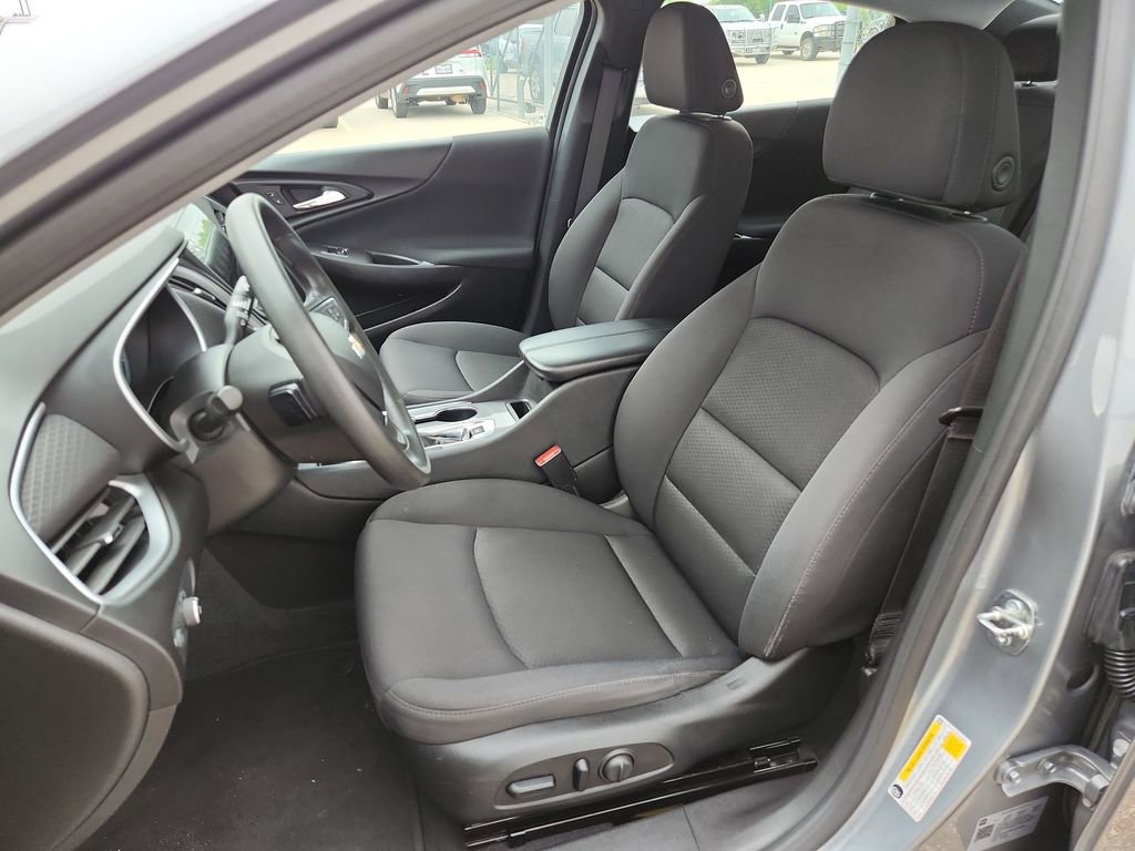 Used 2023 Chevrolet Malibu LT FWD image 3
