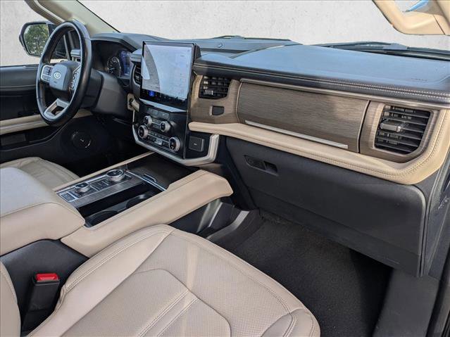 Used 2024 Ford Expedition Limited image 23