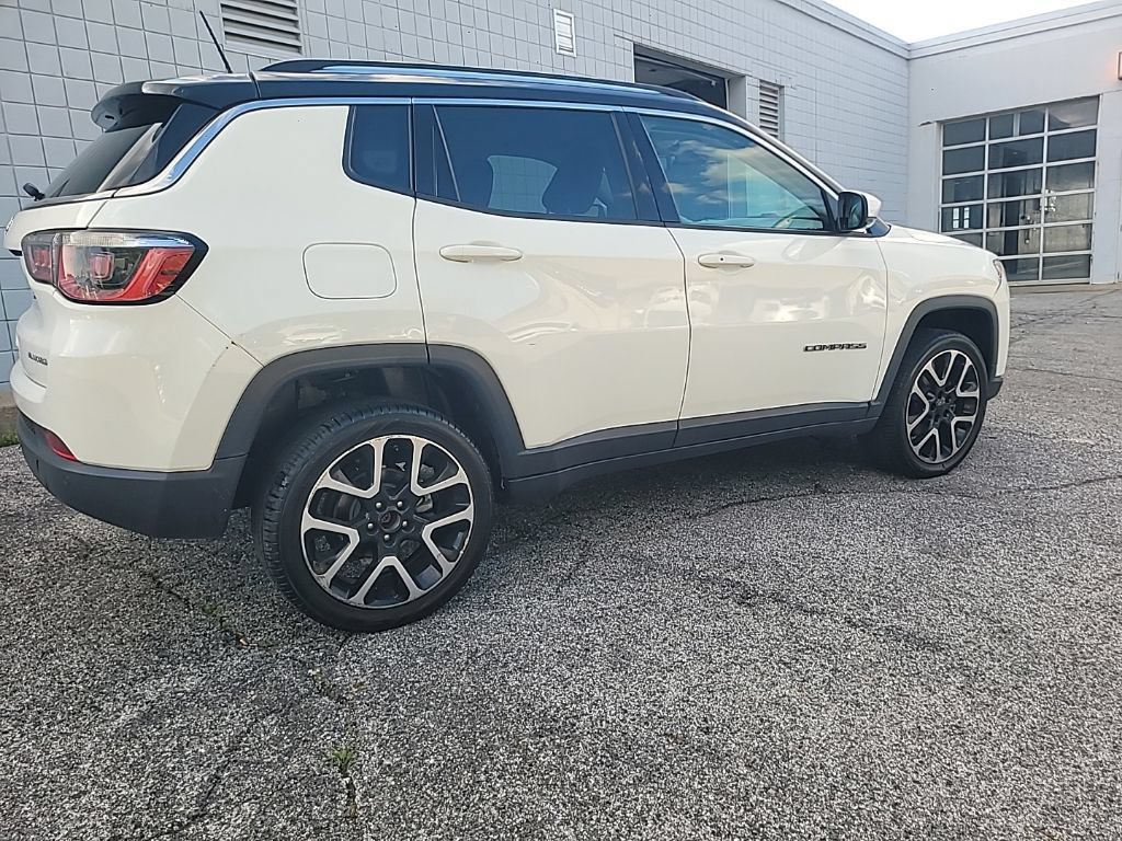 Used 2017 Jeep Compass Limited w/ Navigation Group AWD/4WD image 4