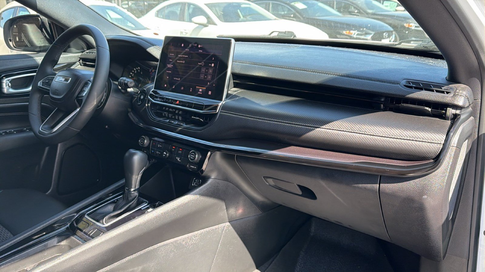 Used 2022 Jeep Compass Latitude FWD image 31